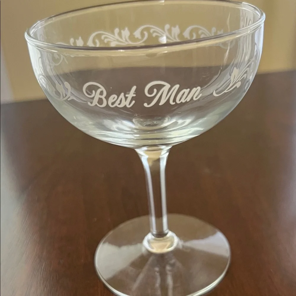 Set of Engraved Glass Champagne Coupes - Picture 4 of 6
